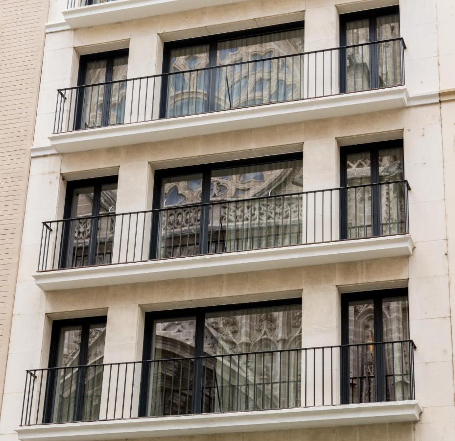 Puerta Catedral Suites Севилья Экстерьер фото