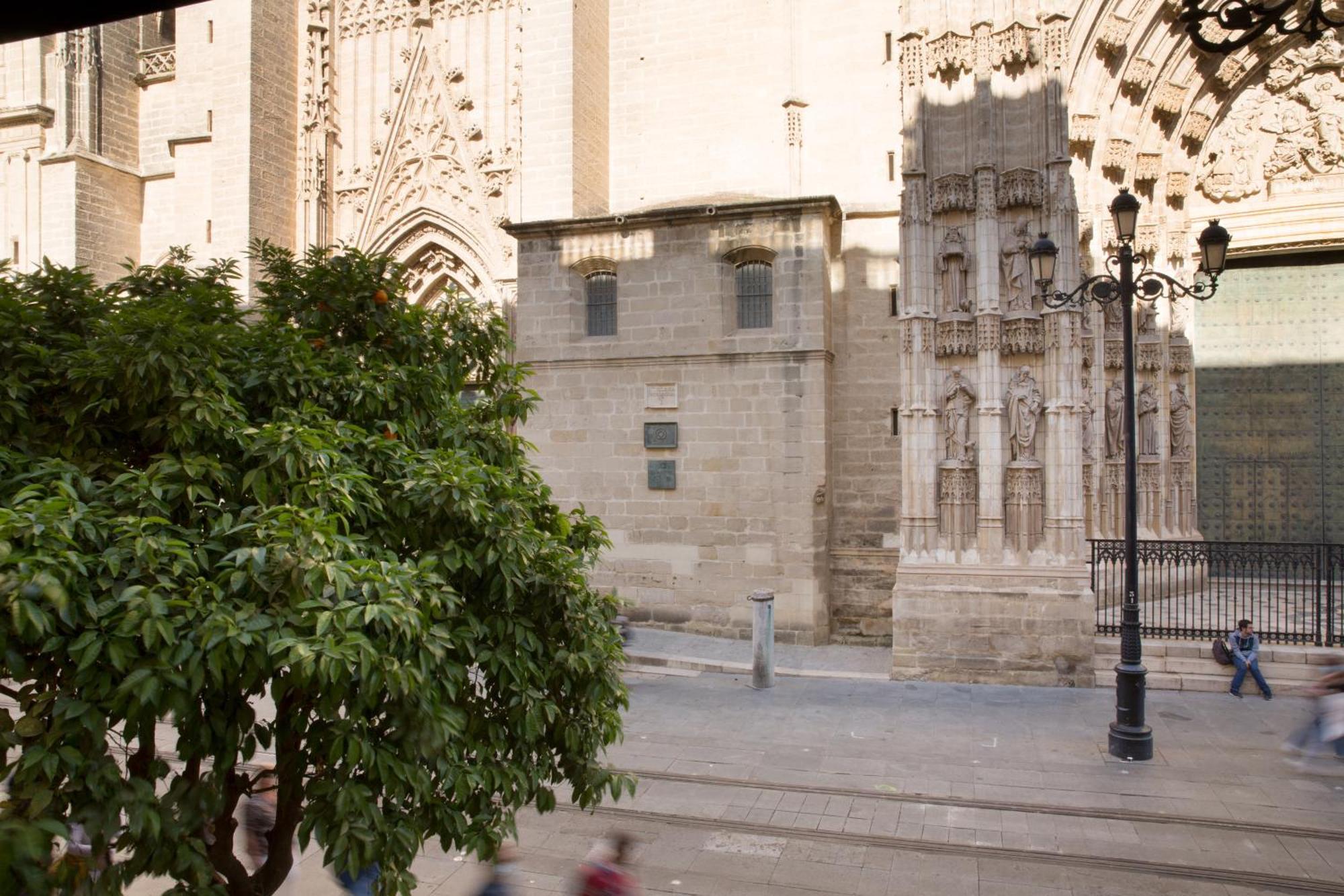 Puerta Catedral Suites Севилья Номер фото