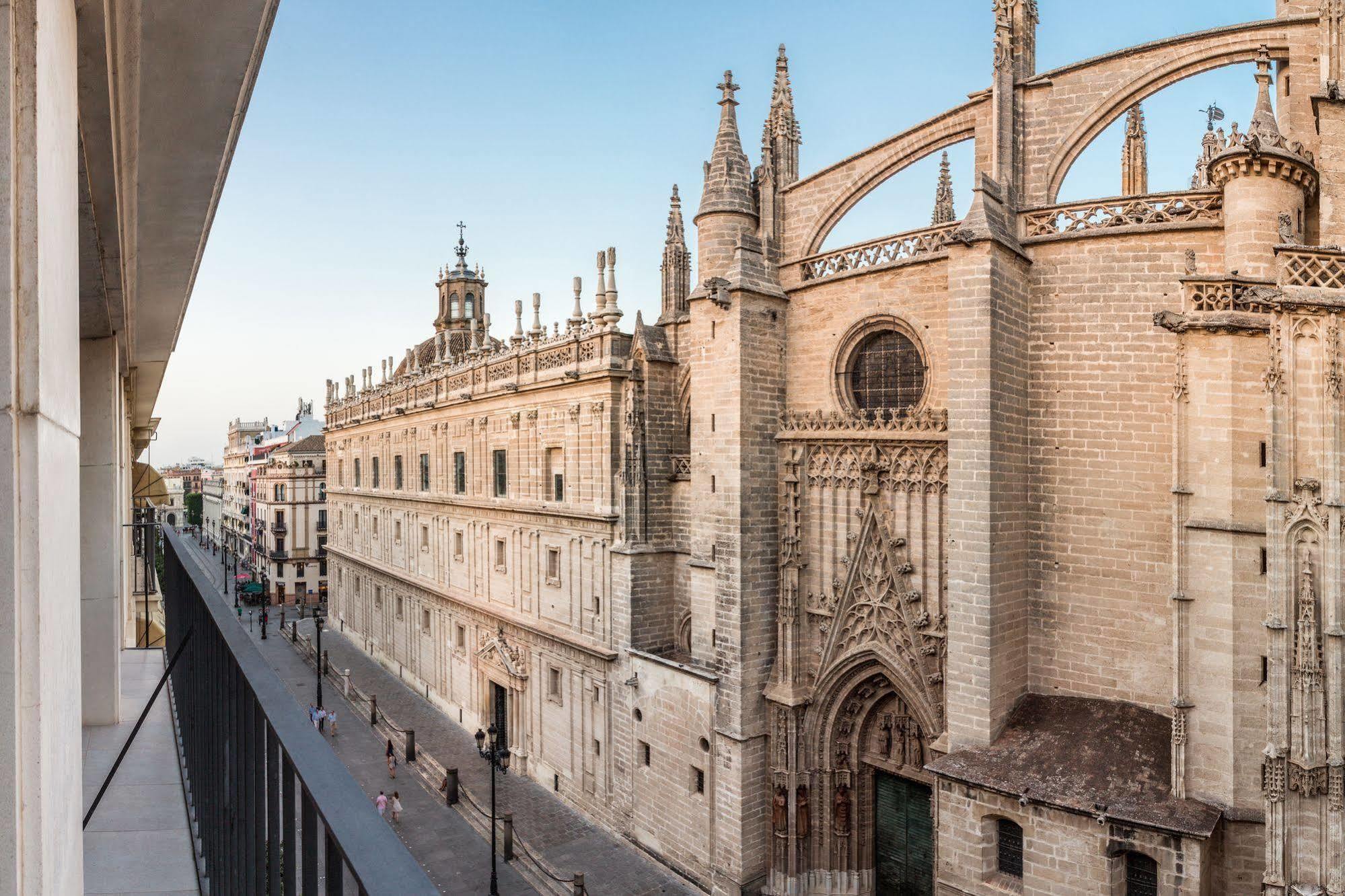 Puerta Catedral Suites Севилья Экстерьер фото